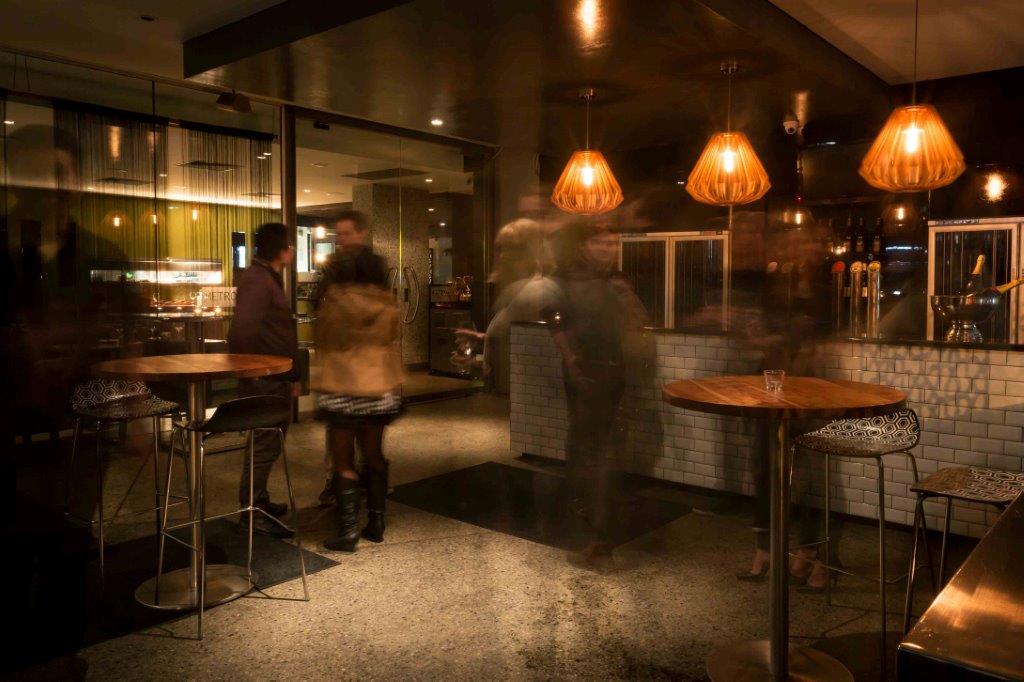 Metro Bar & Bistro <br/> Best Restaurants