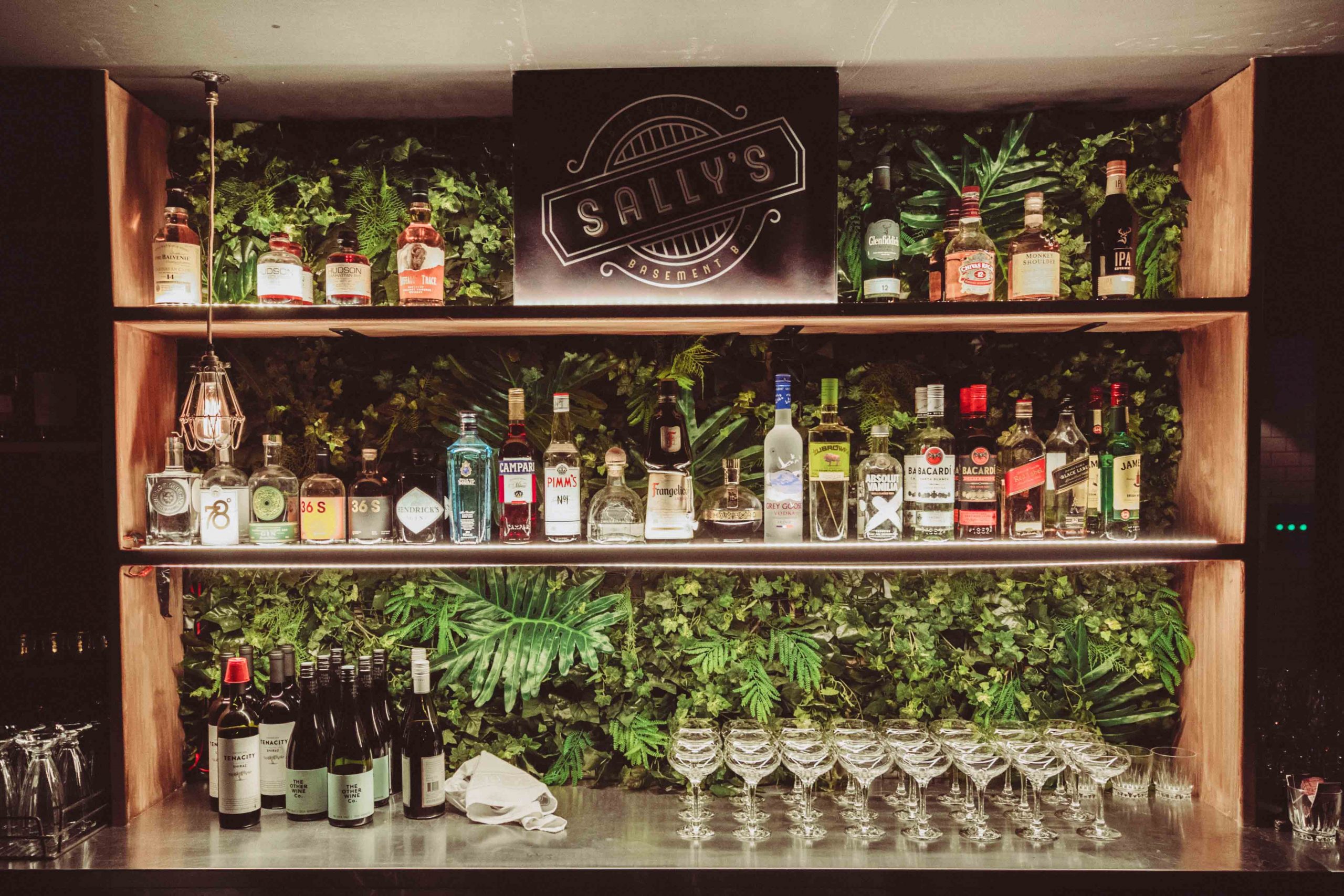 HappySallyBarsCBDBarAdelaideHiddenBasementCocktailTopBestGoodDancefloorLiveMusic