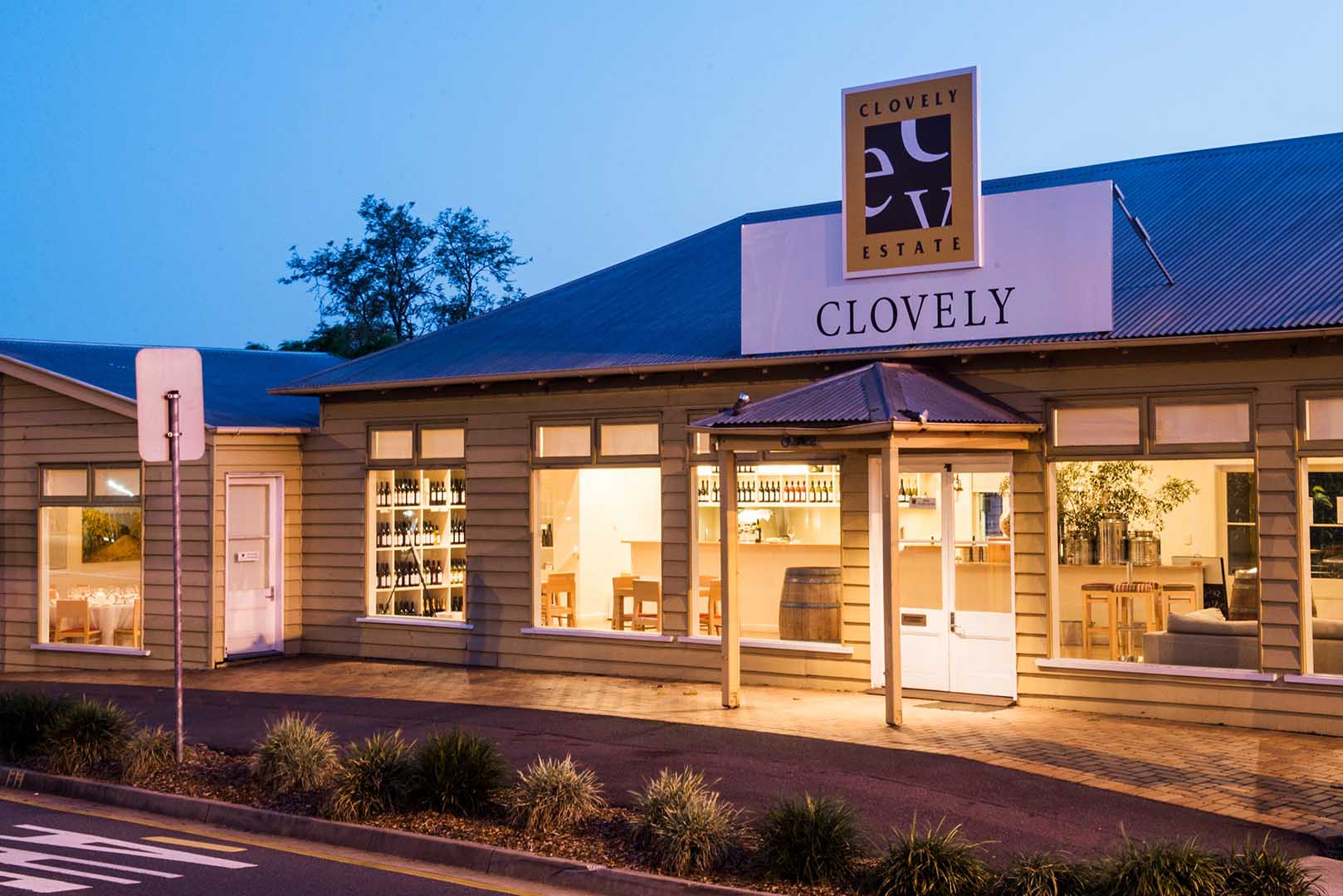ClovelyEstateCityCellarDoorFunctionRoomsBrisbaneVenuesRedHillVenueHireSmallParty