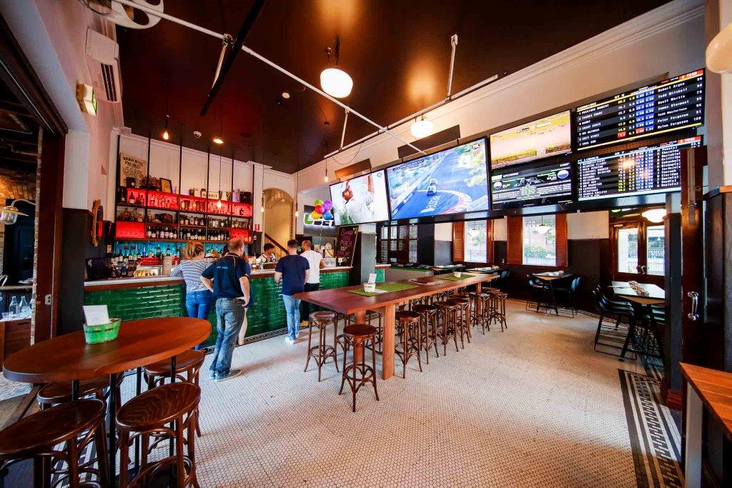 Norman Hotel Restaurants Woolloongabba Restaurant Brisbane Steak Best Top Good Pub Pubs Outdoor Private Group Dining Client Alfresco Casual Cool 009