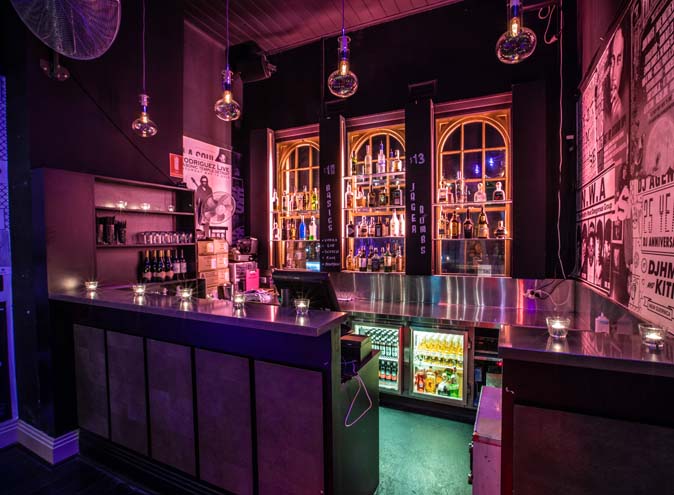 56-Bricks-bar-windsor-south-yarra-bars-Melbourne-hidden-laneway-club-nightclub-slubs-late-rnb-hip-hop-chapel-best-fun-good-012