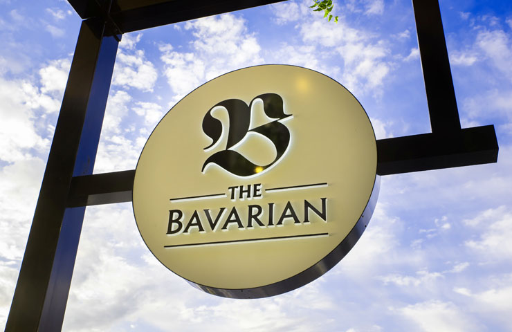 beers-hot-dogs-food-highpoint-venue-foodies-chicken-wings-oktober-festival-bavarian-german-free-specials-deals-entertainment-dinner-lunch-bar-cocktails-exclusive-schnitzel-eat-happy-hour