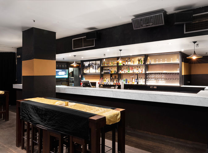 Club Retro Melbourne CBD City bar bars nightclub clubs club music dj late night throwback fun groups top hens 10