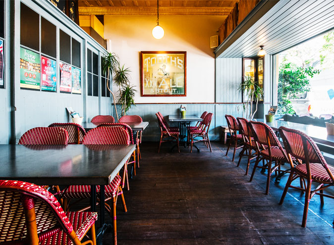 Australian Heritage Hotel Sydney The Rocks waterfront restaurant restaurants pub pubs classic parma burger pizza 012