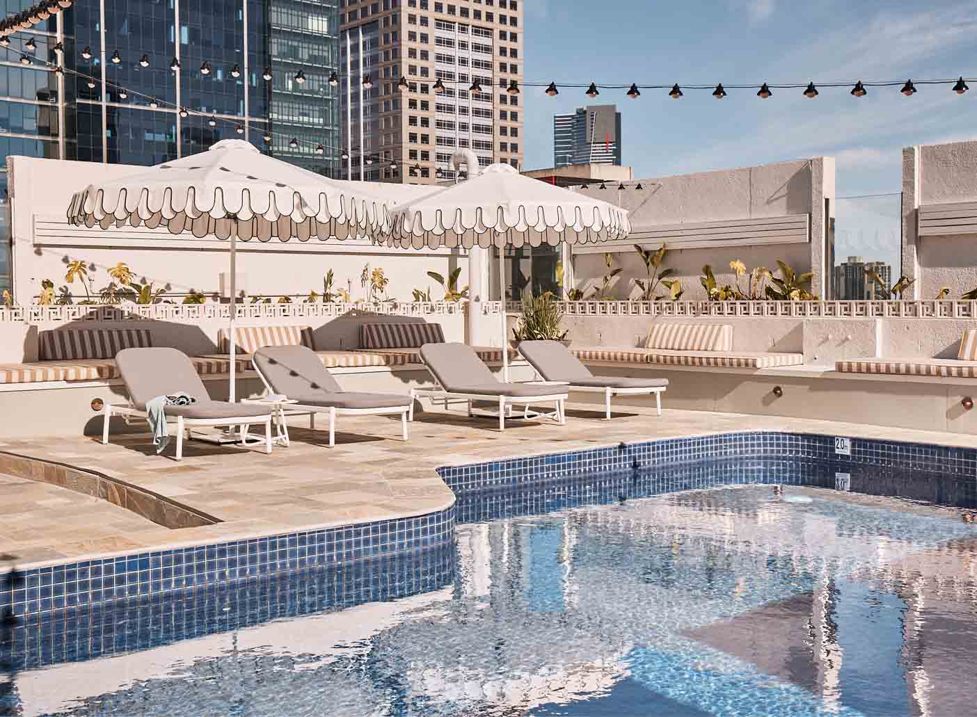 Rooftop Pool @ Rydges Melbourne <br> Venues with a View
