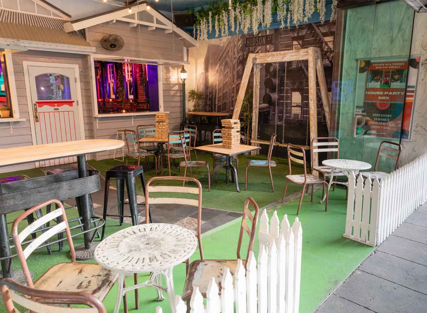 29th Apartment Bars St Kilda Bar Melbourne Fitzroy Street Cool Unique Small Top Best Good Open Late Outdoor Cocktail Fun Dancefloor (47)