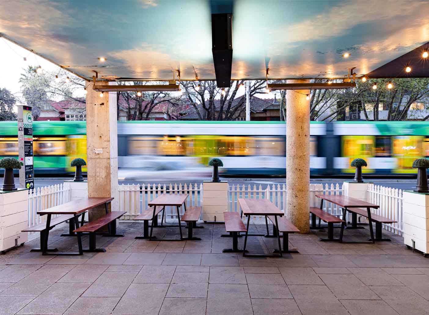 29th Apartment Bars St Kilda Bar Melbourne Fitzroy Street Cool Unique Small Top Best Good Open Late Outdoor Cocktail Fun Dancefloor (50)