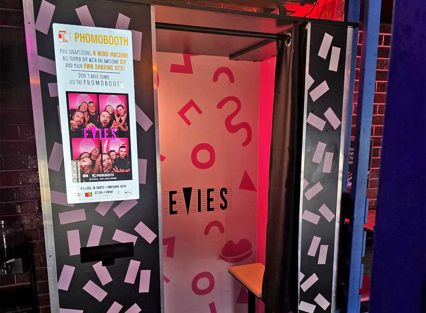 Evie’s Disco Diner