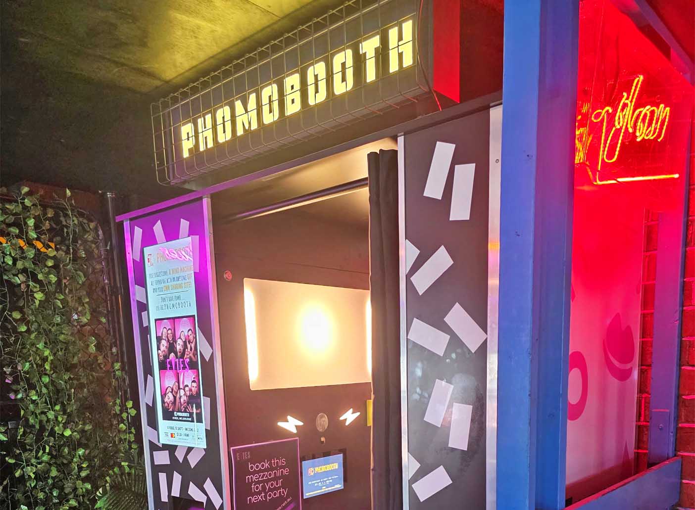 Evie’s Disco Diner