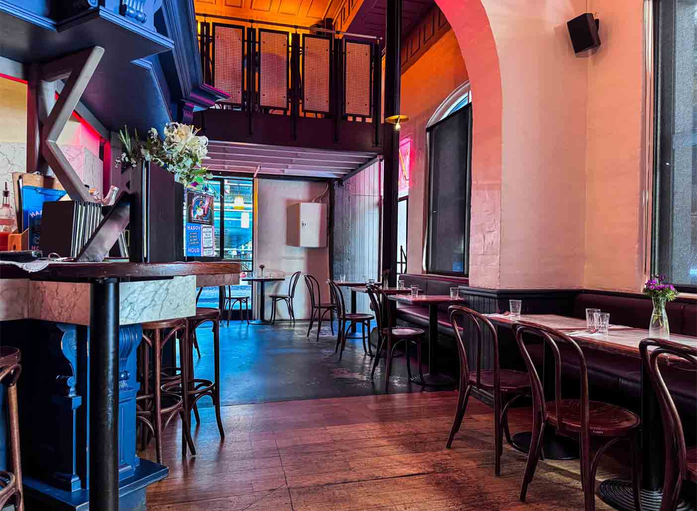 Magic Mountain Saloon